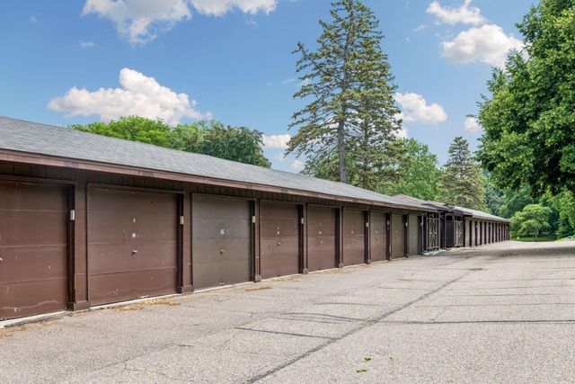 2381 Unity Avenue N, Golden Valley, MN 55422