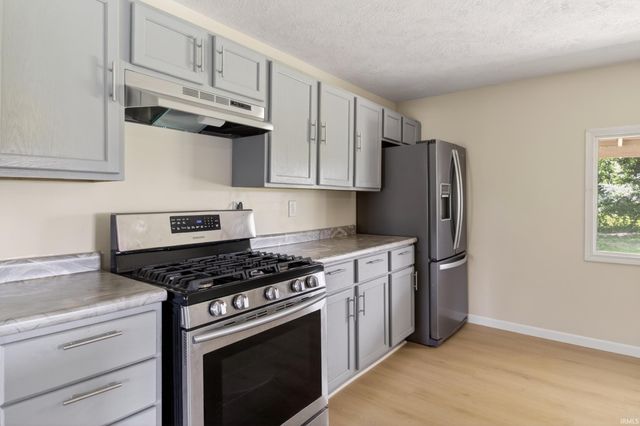 4632 Queen Road, Plymouth, IN 46563