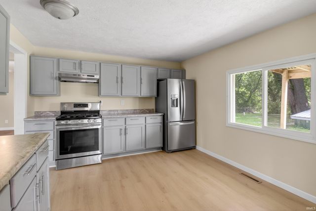 4632 Queen Road, Plymouth, IN 46563