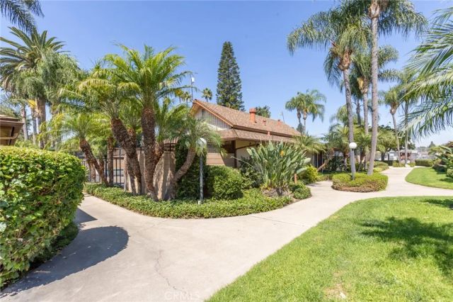 1756 E Commonwealth Ave 101, Fullerton, CA 92531