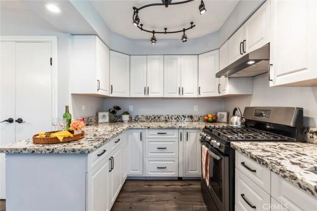 1756 E Commonwealth Ave 101, Fullerton, CA 92531