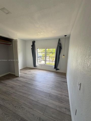 5331 SW 35th Street, Davie, FL 33314