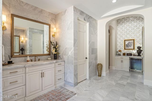 6029 N 62ND Place, Paradise Valley, AZ 85253