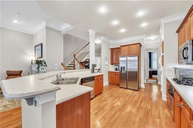 1037 Emory Parc Place, Decatur, GA 30033