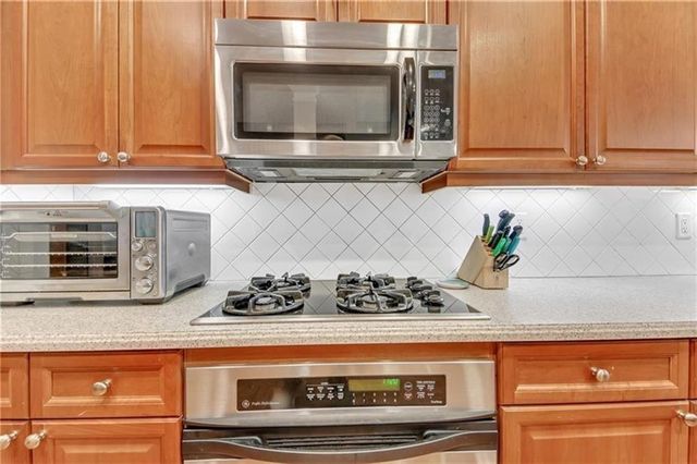 1037 Emory Parc Place, Decatur, GA 30033