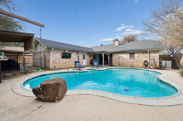 413 Baker Drive, Hurst, TX 76054