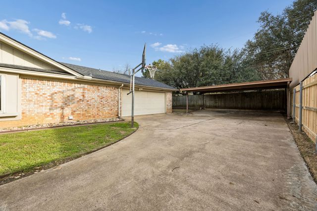 413 Baker Drive, Hurst, TX 76054