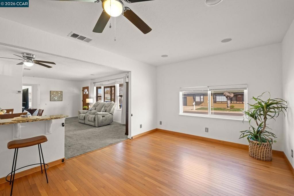 Image 10 of property listing at 5070 5070 Bonwell Dr, Concord, CA 94521