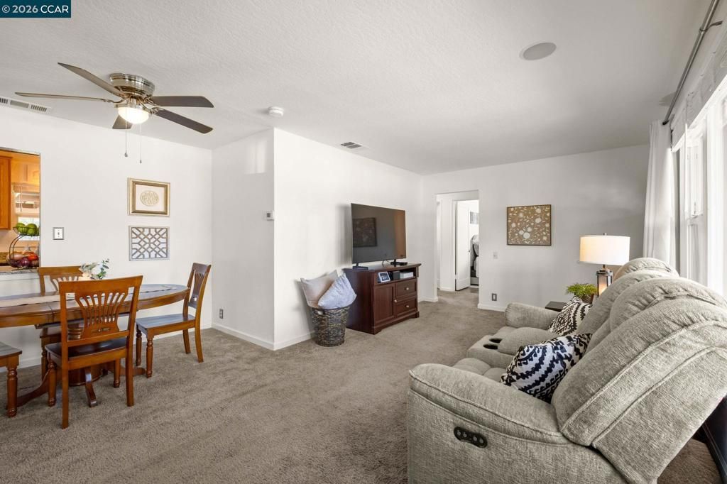 Image 4 of property listing at 5070 5070 Bonwell Dr, Concord, CA 94521