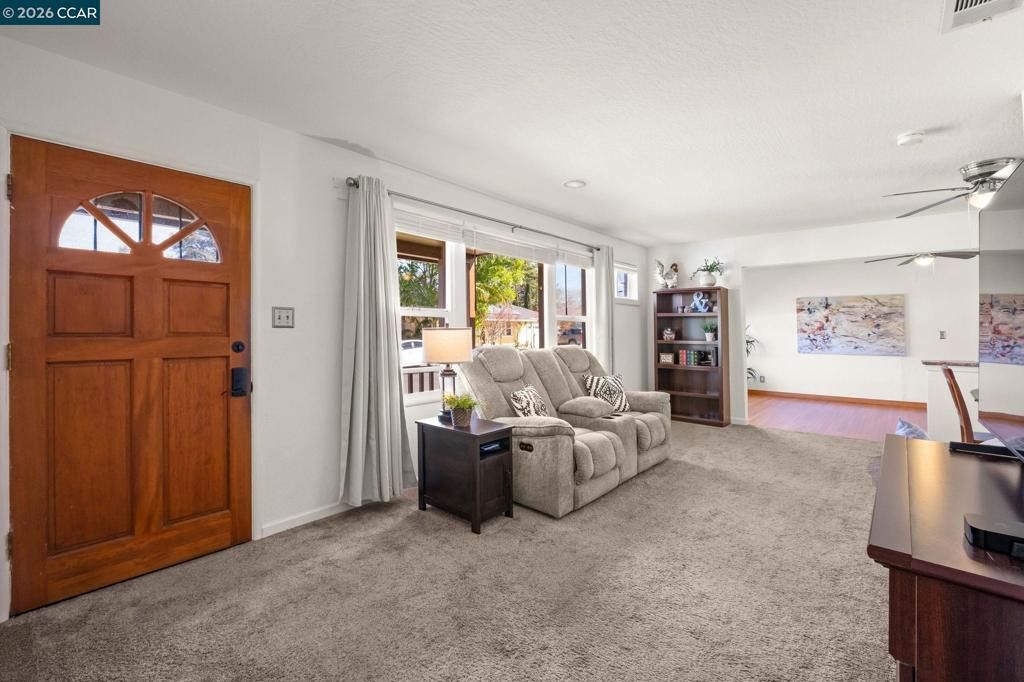 Image 6 of property listing at 5070 5070 Bonwell Dr, Concord, CA 94521