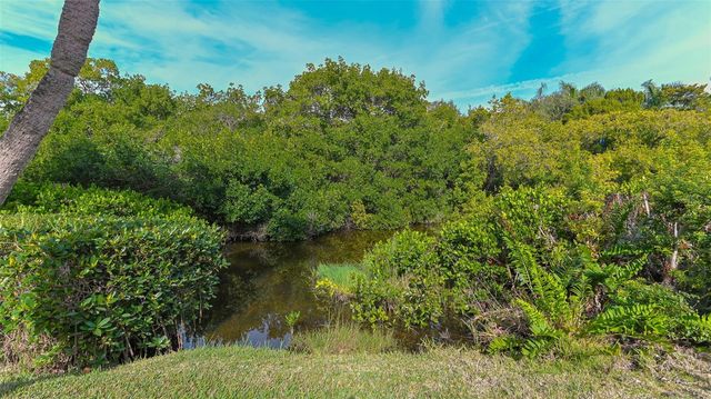 225 HOURGLASS WAY 106, Sarasota, FL 34242