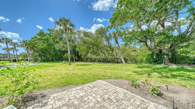 225 HOURGLASS WAY 106, Sarasota, FL 34242