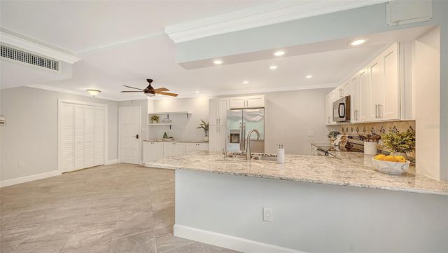 225 HOURGLASS WAY 106, Sarasota, FL 34242