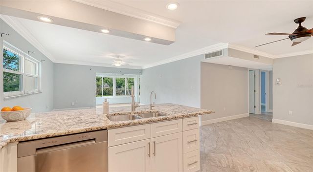 225 HOURGLASS WAY 106, Sarasota, FL 34242