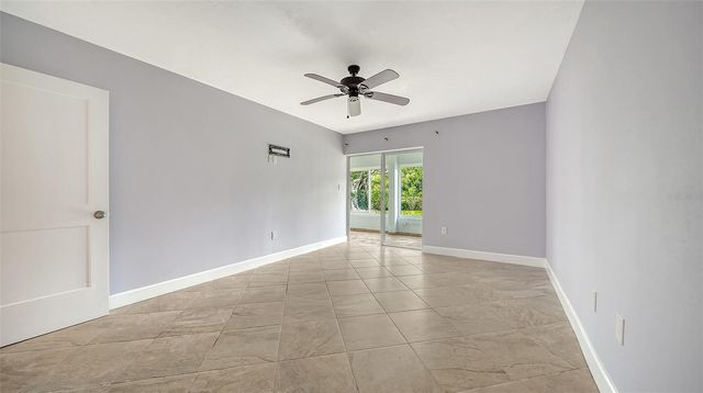 225 HOURGLASS WAY 106, Sarasota, FL 34242