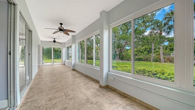 225 HOURGLASS WAY 106, Sarasota, FL 34242