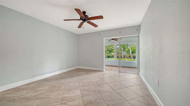 225 HOURGLASS WAY 106, Sarasota, FL 34242