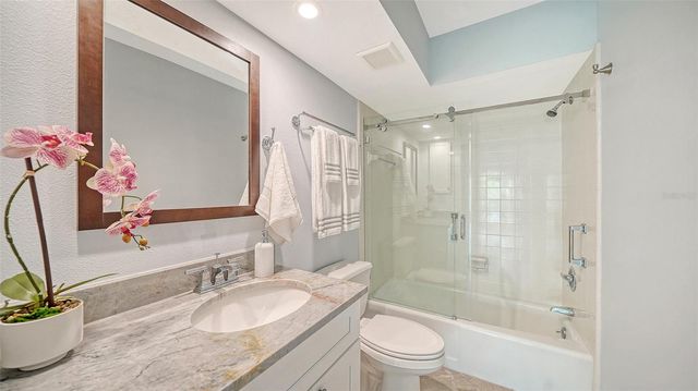 225 HOURGLASS WAY 106, Sarasota, FL 34242