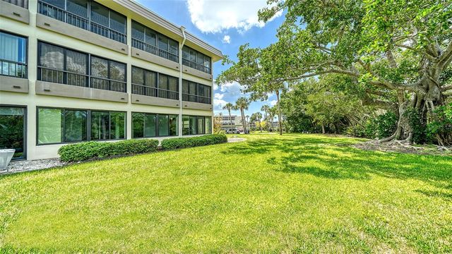 225 HOURGLASS WAY 106, Sarasota, FL 34242
