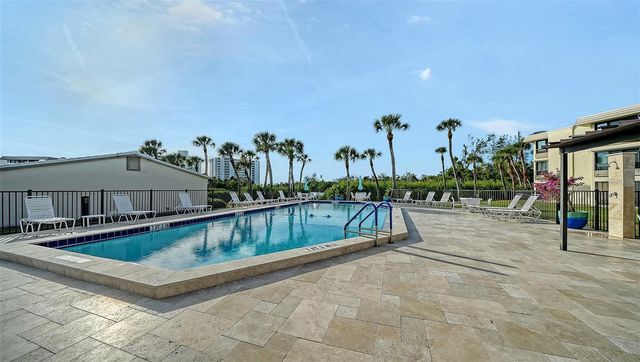 225 HOURGLASS WAY 106, Sarasota, FL 34242