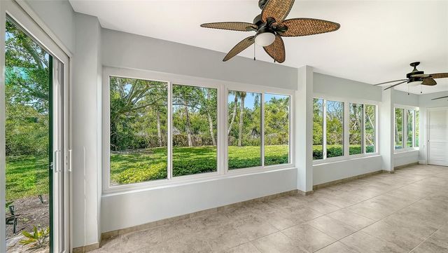 225 HOURGLASS WAY 106, Sarasota, FL 34242