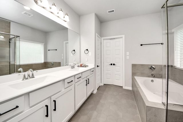 6618 Beacon View Drive, Baytown, TX 77521