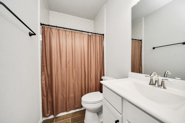 6618 Beacon View Drive, Baytown, TX 77521