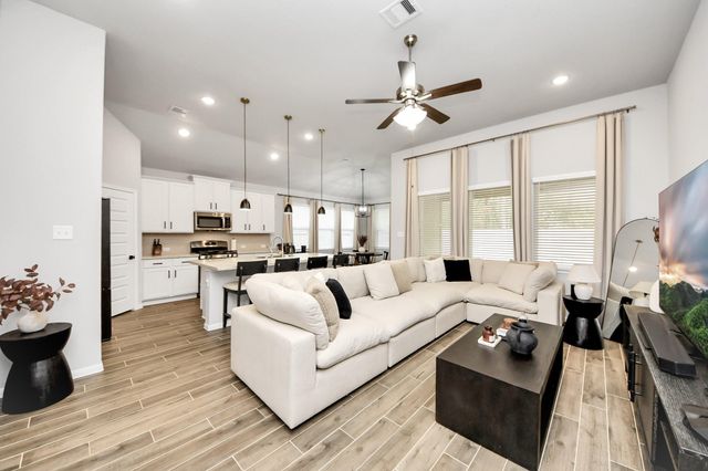 6618 Beacon View Drive, Baytown, TX 77521