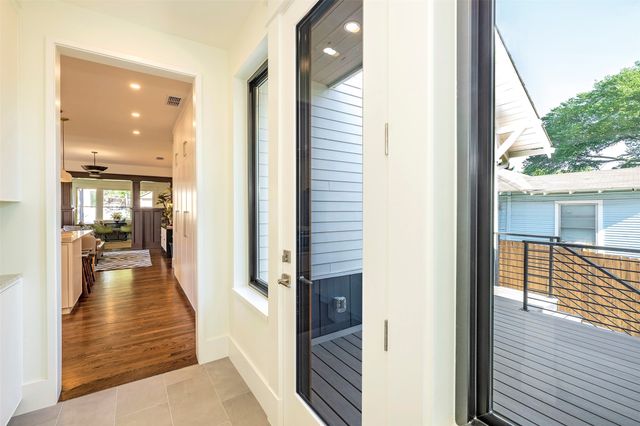 2716 College Avenue, Fort Worth, TX 76110