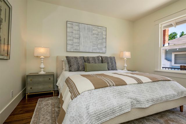 2716 College Avenue, Fort Worth, TX 76110