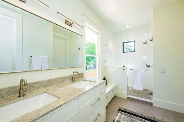 2716 College Avenue, Fort Worth, TX 76110