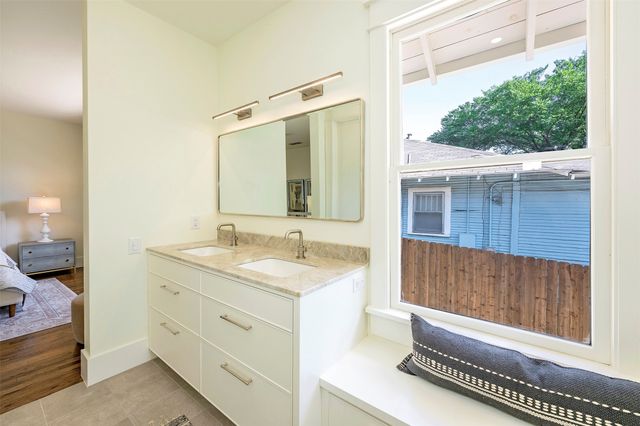 2716 College Avenue, Fort Worth, TX 76110