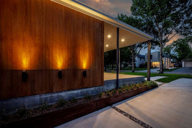 2716 College Avenue, Fort Worth, TX 76110