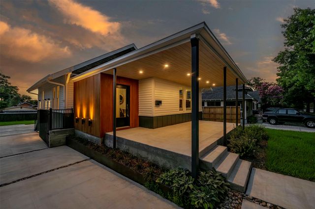 2716 College Avenue, Fort Worth, TX 76110