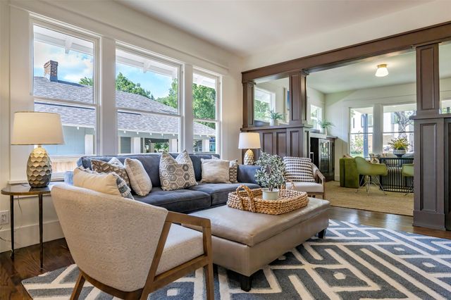 2716 College Avenue, Fort Worth, TX 76110