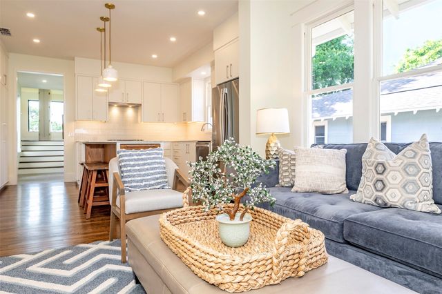 2716 College Avenue, Fort Worth, TX 76110