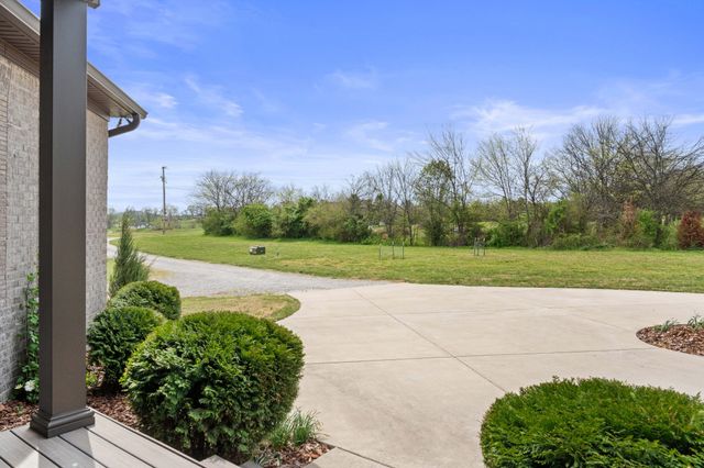 989 Franklin Rd, Gallatin, TN 37066