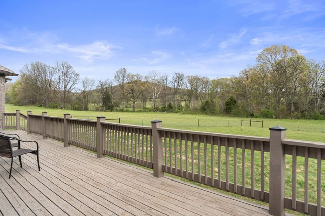 989 Franklin Rd, Gallatin, TN 37066