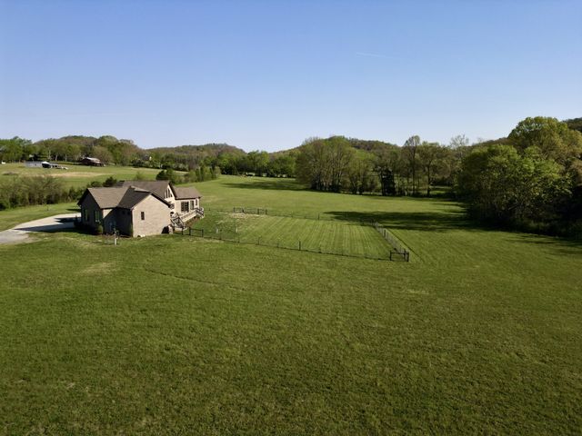 989 Franklin Rd, Gallatin, TN 37066