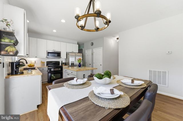14889 GREENHILL CROSSING DR, Haymarket, VA 20169