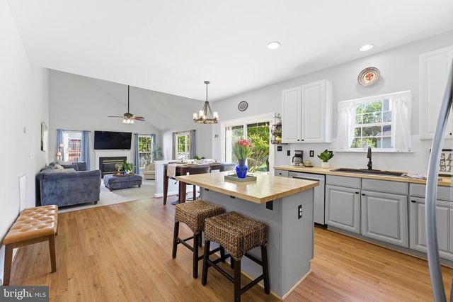 14889 GREENHILL CROSSING DR, Haymarket, VA 20169