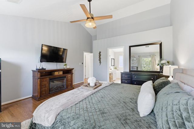 14889 GREENHILL CROSSING DR, Haymarket, VA 20169