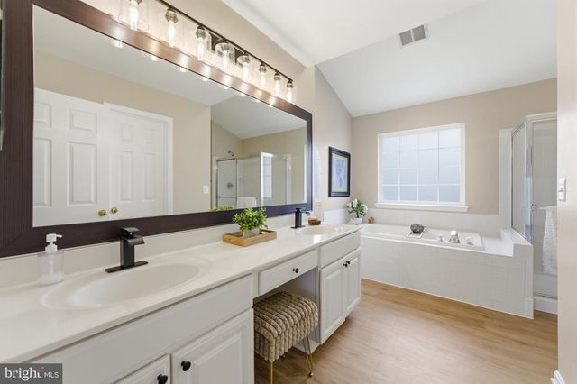 14889 GREENHILL CROSSING DR, Haymarket, VA 20169