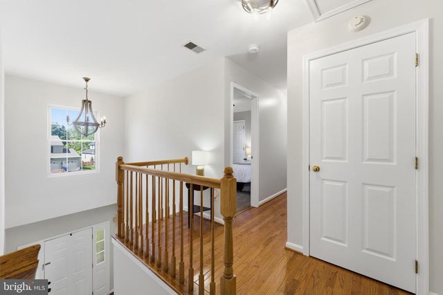 14889 GREENHILL CROSSING DR, Haymarket, VA 20169
