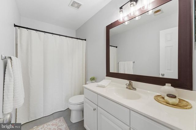 14889 GREENHILL CROSSING DR, Haymarket, VA 20169