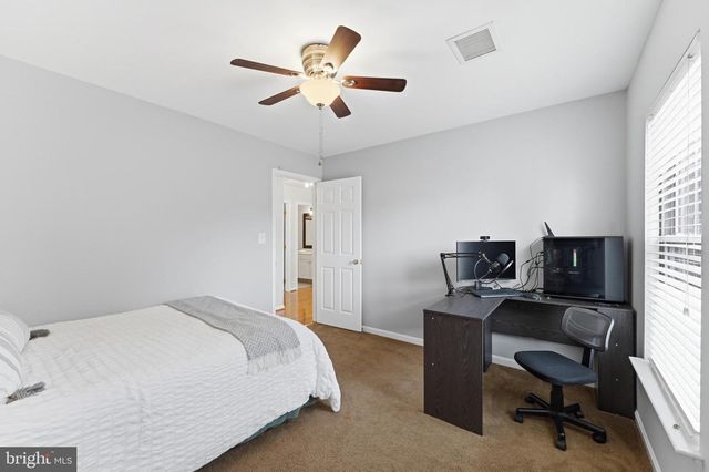 14889 GREENHILL CROSSING DR, Haymarket, VA 20169