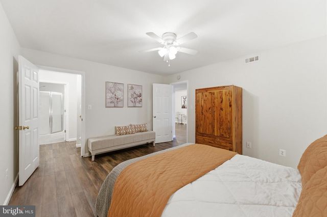 14889 GREENHILL CROSSING DR, Haymarket, VA 20169