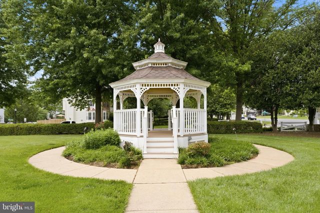 14889 GREENHILL CROSSING DR, Haymarket, VA 20169