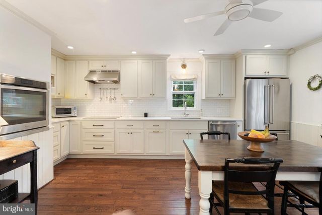 805 WARREN RD, Cockeysville, MD 21030