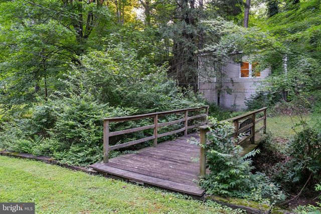 805 WARREN RD, Cockeysville, MD 21030